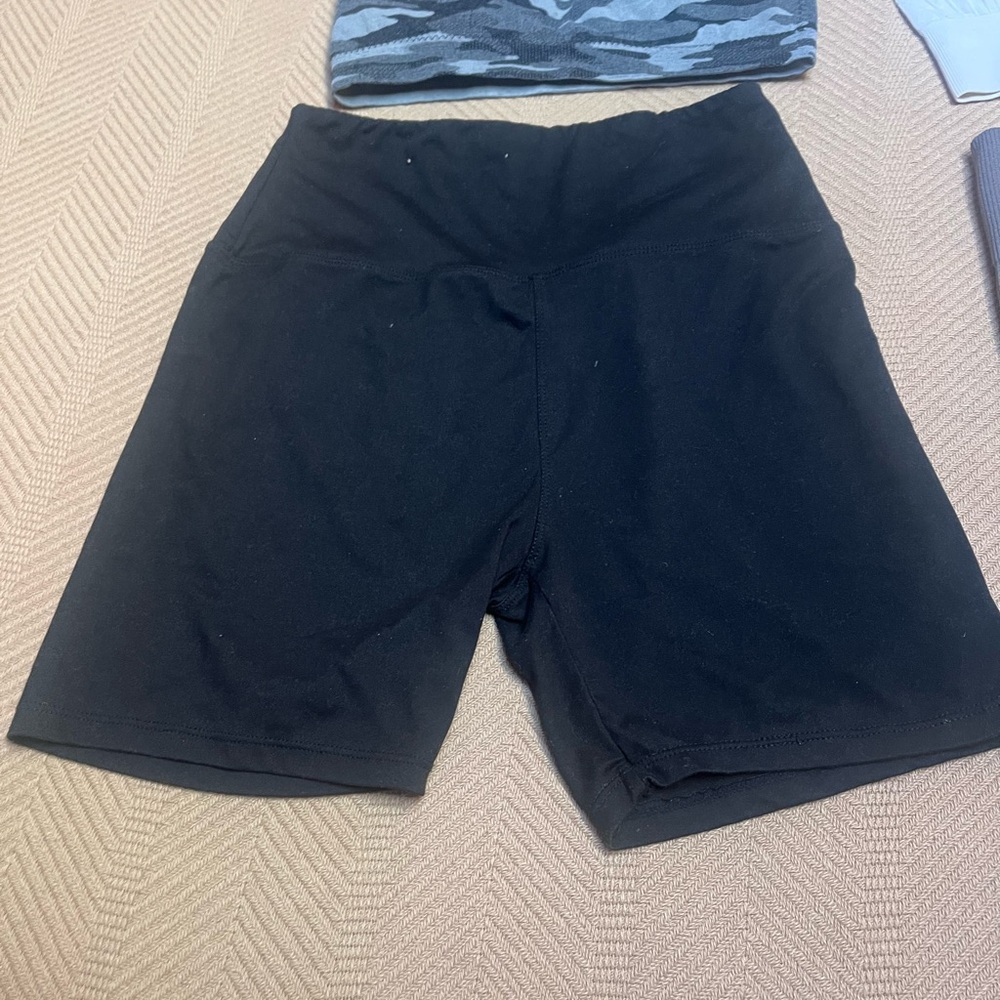 Bundle of 8 sports bras and shorts! - Picture 10 of 12